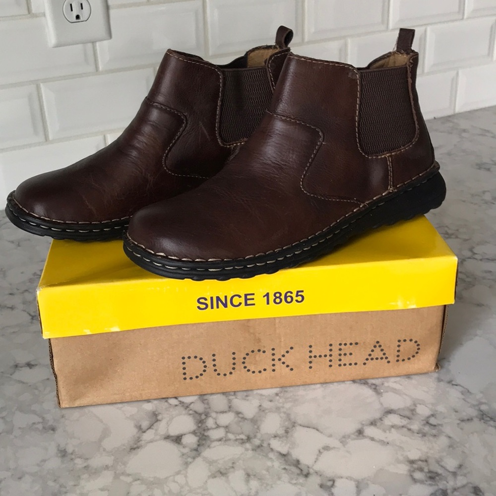 DUCK HEAD LEATHER ANKLE BOOTS. New in Box Sz 8 1/2